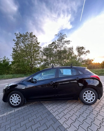 Hyundai I30 cena 27900 przebieg: 209800, rok produkcji 2012 z Cieszyn małe 79
